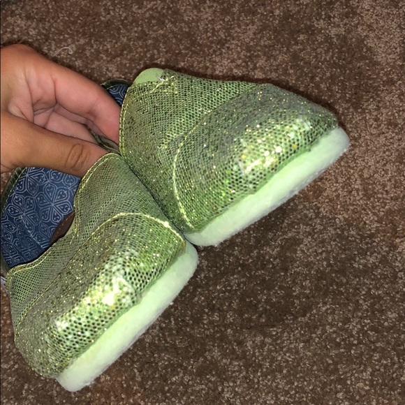 Shoes - Picture 4 of 6